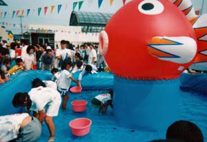 エアロプール:ジャンボ金魚すくい