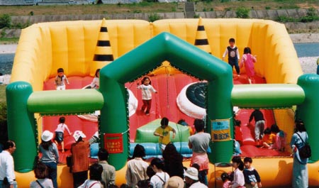 エア遊具:赤鬼ランド